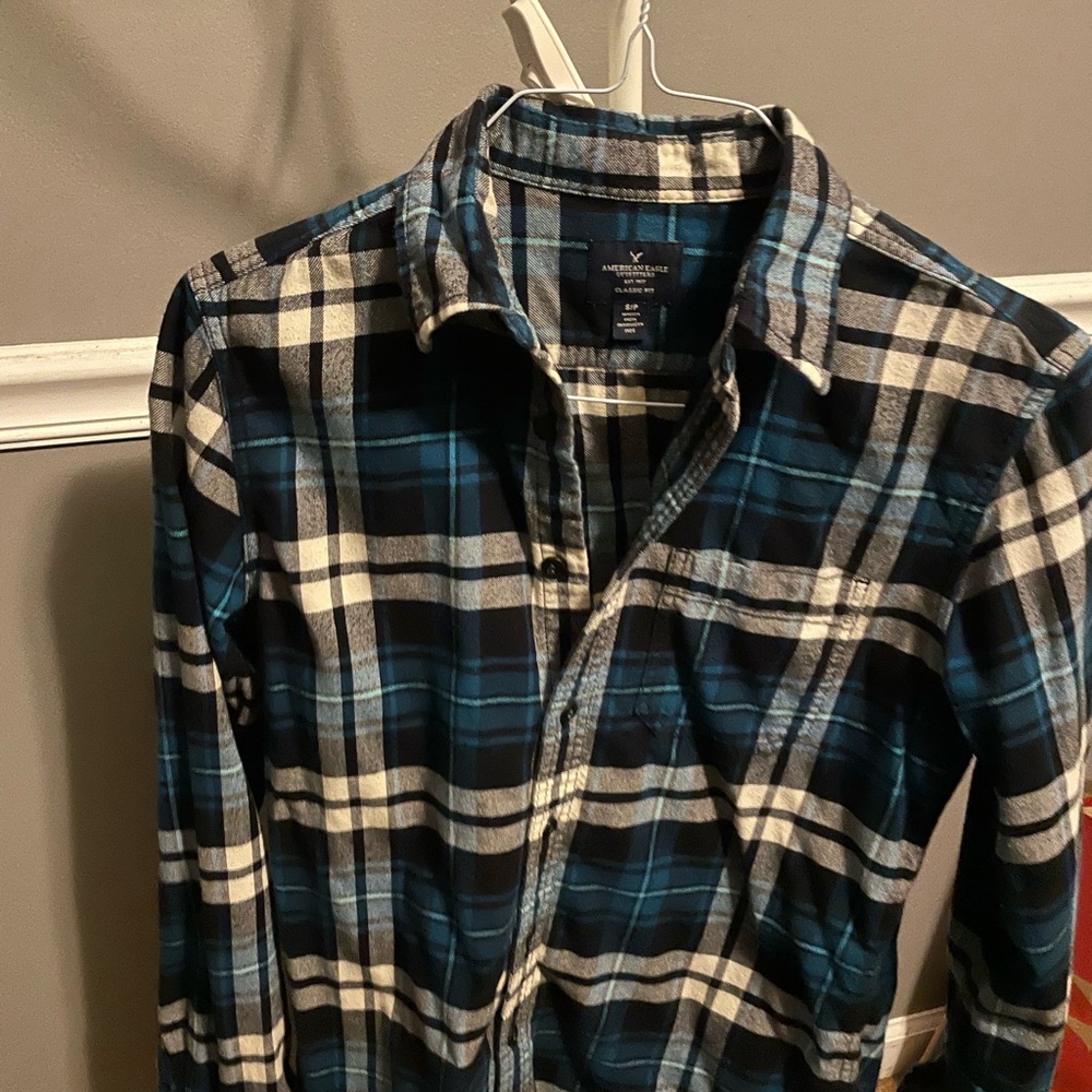 American Eagle Outfitters Navy and White Plaid Shirt